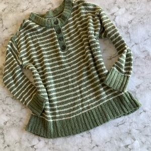 American Eagle green and white half button sweater